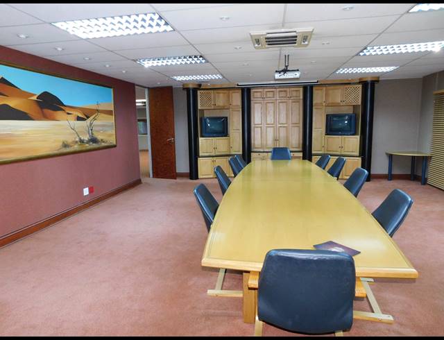 5,047M² OFFICE FOR SALE IN FERNDALE